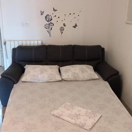 Apartments Flora تْسْغيكفانِتْسا المظهر الخارجي الصورة