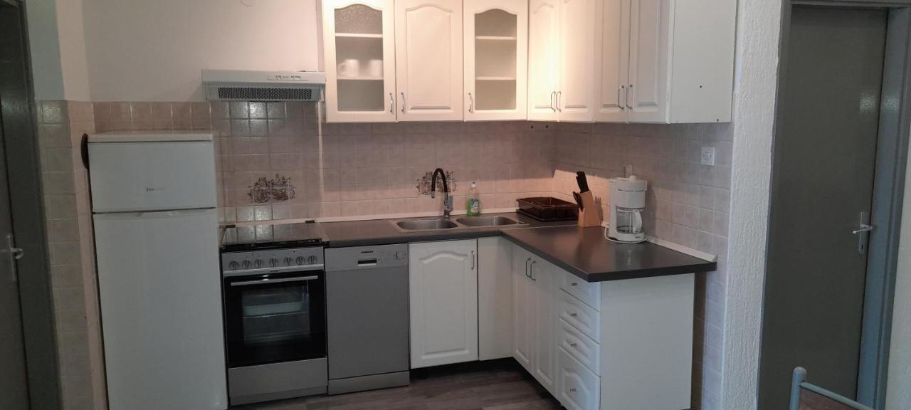 Apartments Flora تْسْغيكفانِتْسا المظهر الخارجي الصورة