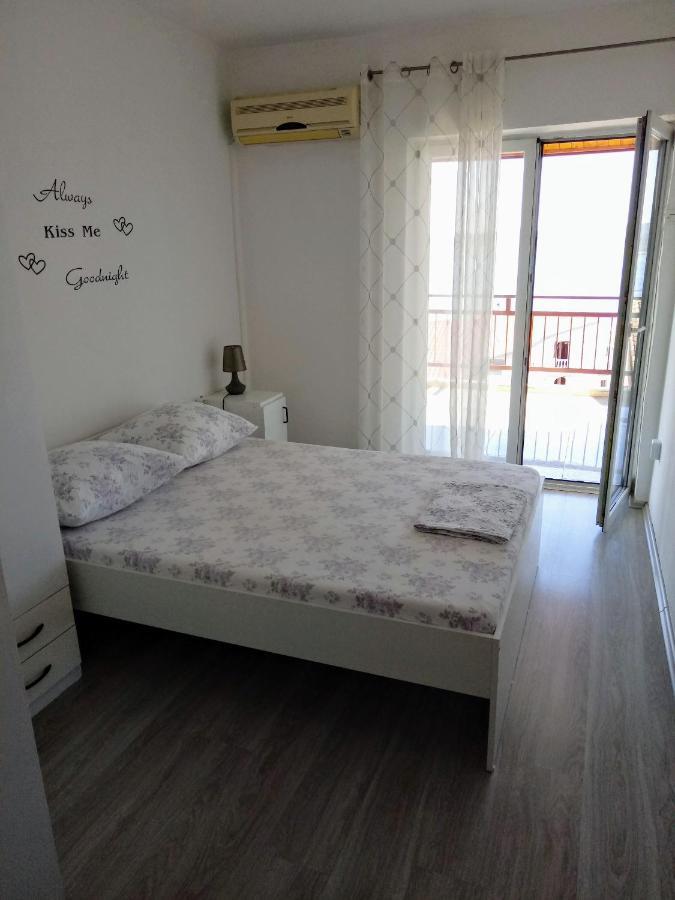 Apartments Flora تْسْغيكفانِتْسا المظهر الخارجي الصورة